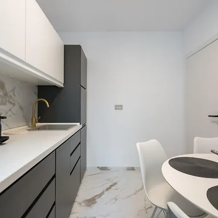 Bon-bon I Cosy 1 Br Boutique